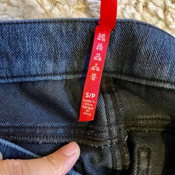 Small Pre-Owned Spanx Jeggings - Medium to Dark Wash - Picture 3 of 6